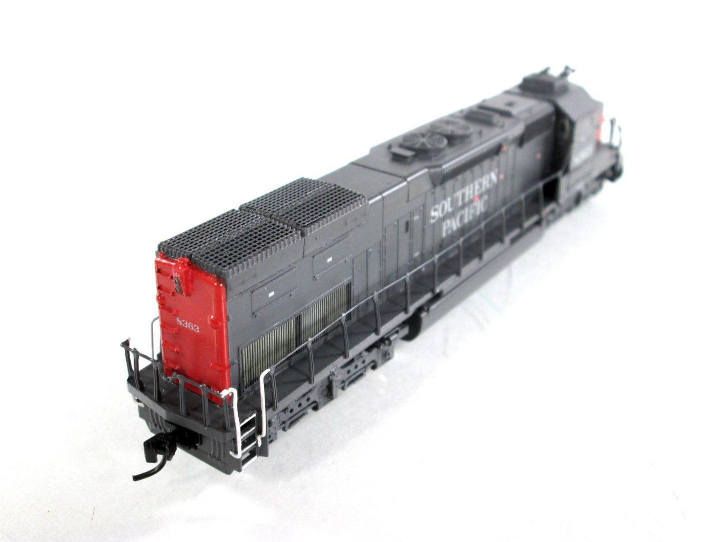 N Scale **SOUTHERN PACIFIC** SD40T-2 #8363 -- Intermountain 69405-05 **DCC Ready
