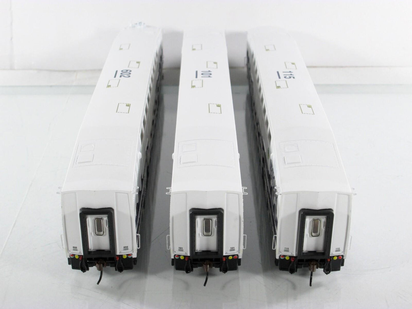 HO Scale ***METROLINK*** Bombardier Passenger Set #602, 101, 115 - Athearn 25992
