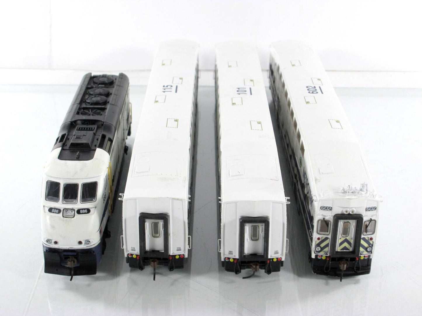 HO Scale ***METROLINK*** Bombardier & F59PHI #886, 602, 101, 115 - Athearn 25992