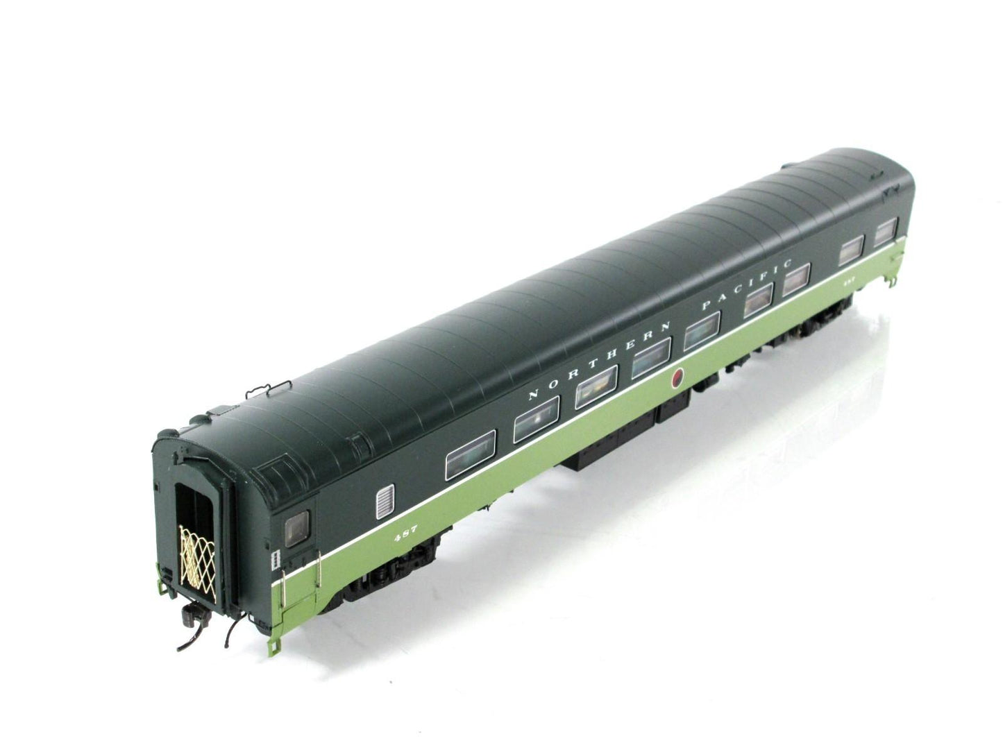 HO Scale ***NORTHERN PACIFIC LOEWY*** Grill-Parlor #487 - Rapido 111042, Lighted