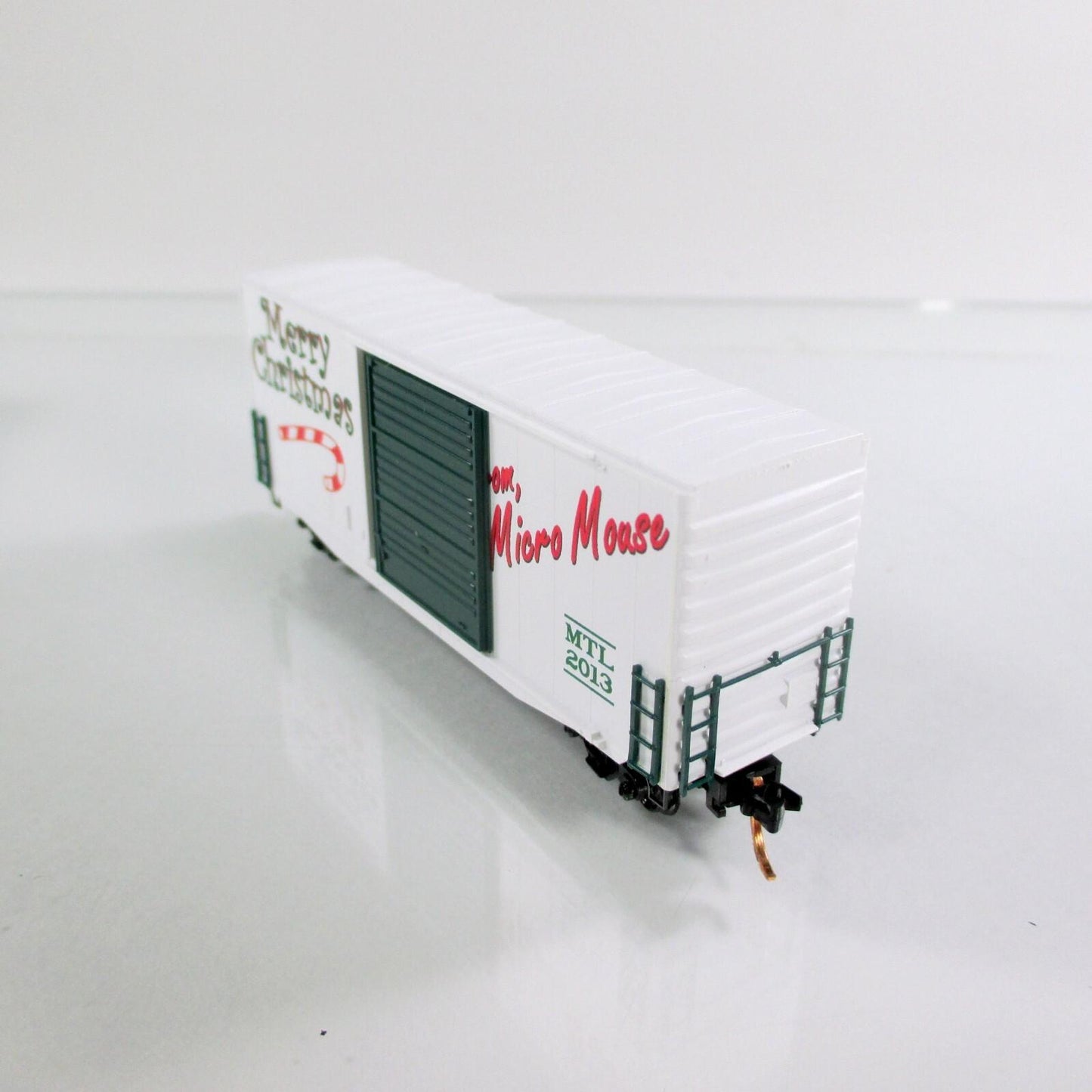 N Scale ***MERRY CHRISTMAS*** 2013 Hi-Cube Box Car - Micro Trains Mouse 10100730