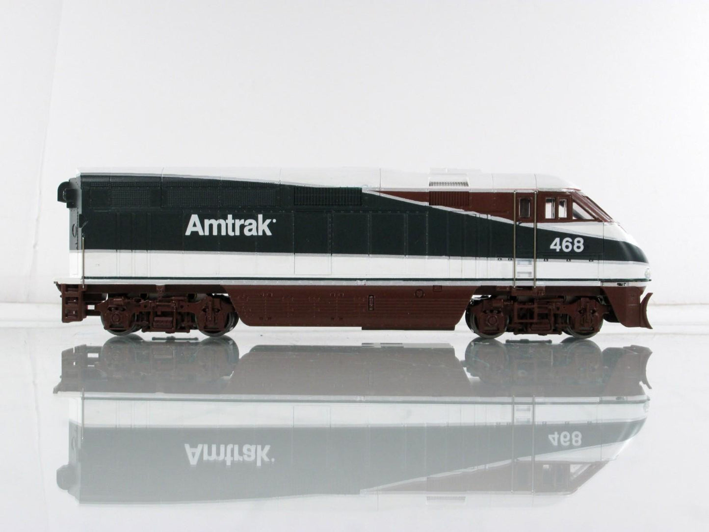 HO Scale ***AMTRAK NORTHWEST*** Bombardier F59PHI Locomotive #469 - Athearn 2605