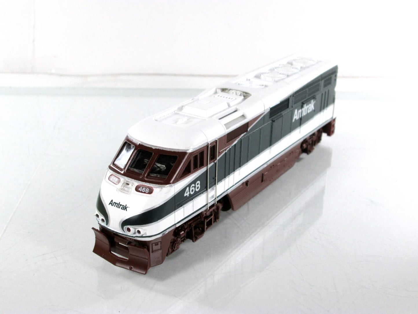 HO Scale ***AMTRAK NORTHWEST*** Bombardier F59PHI Locomotive #469 - Athearn 2605