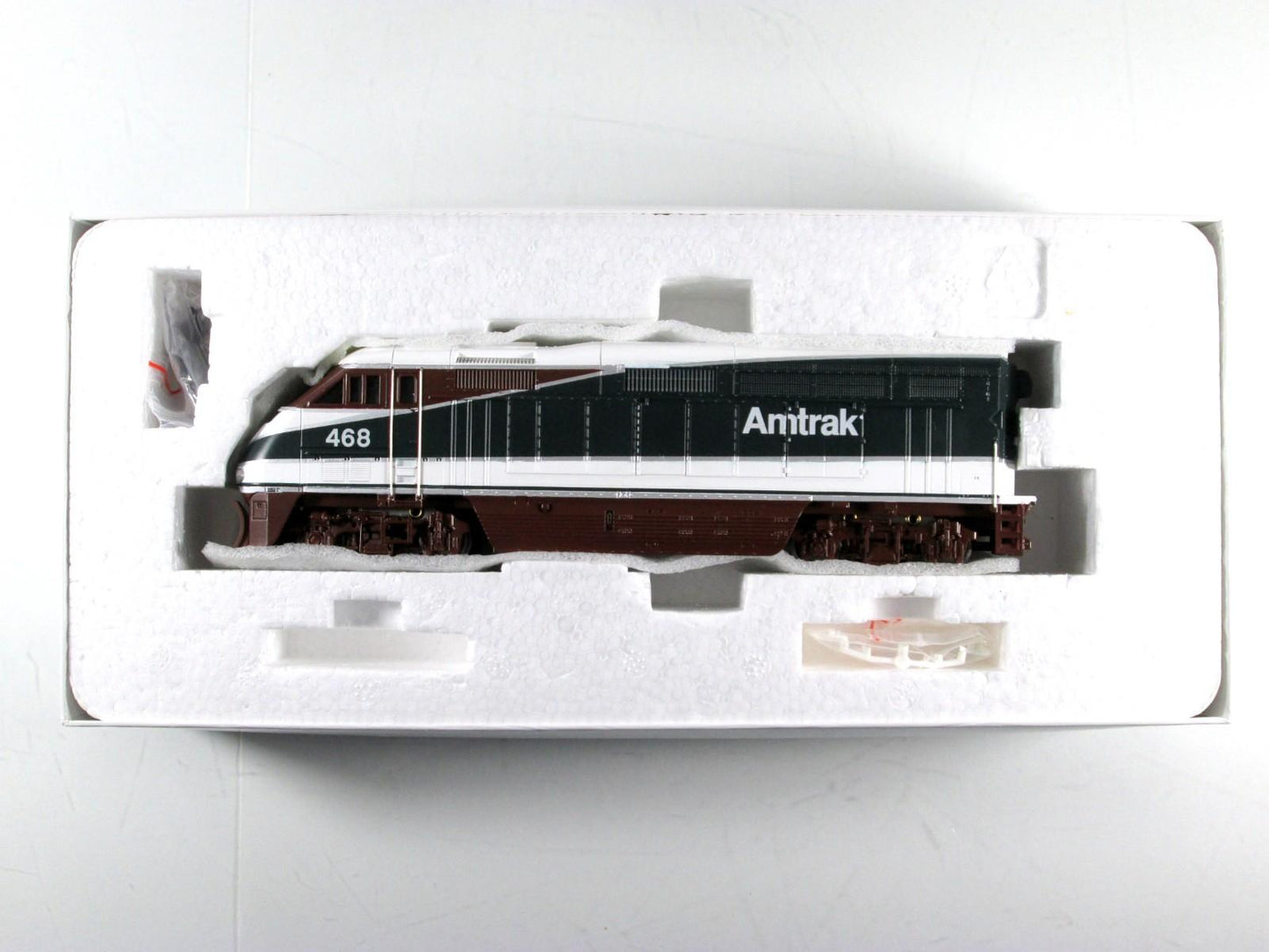 HO Scale ***AMTRAK NORTHWEST*** Bombardier F59PHI Locomotive #469 - Athearn 2605