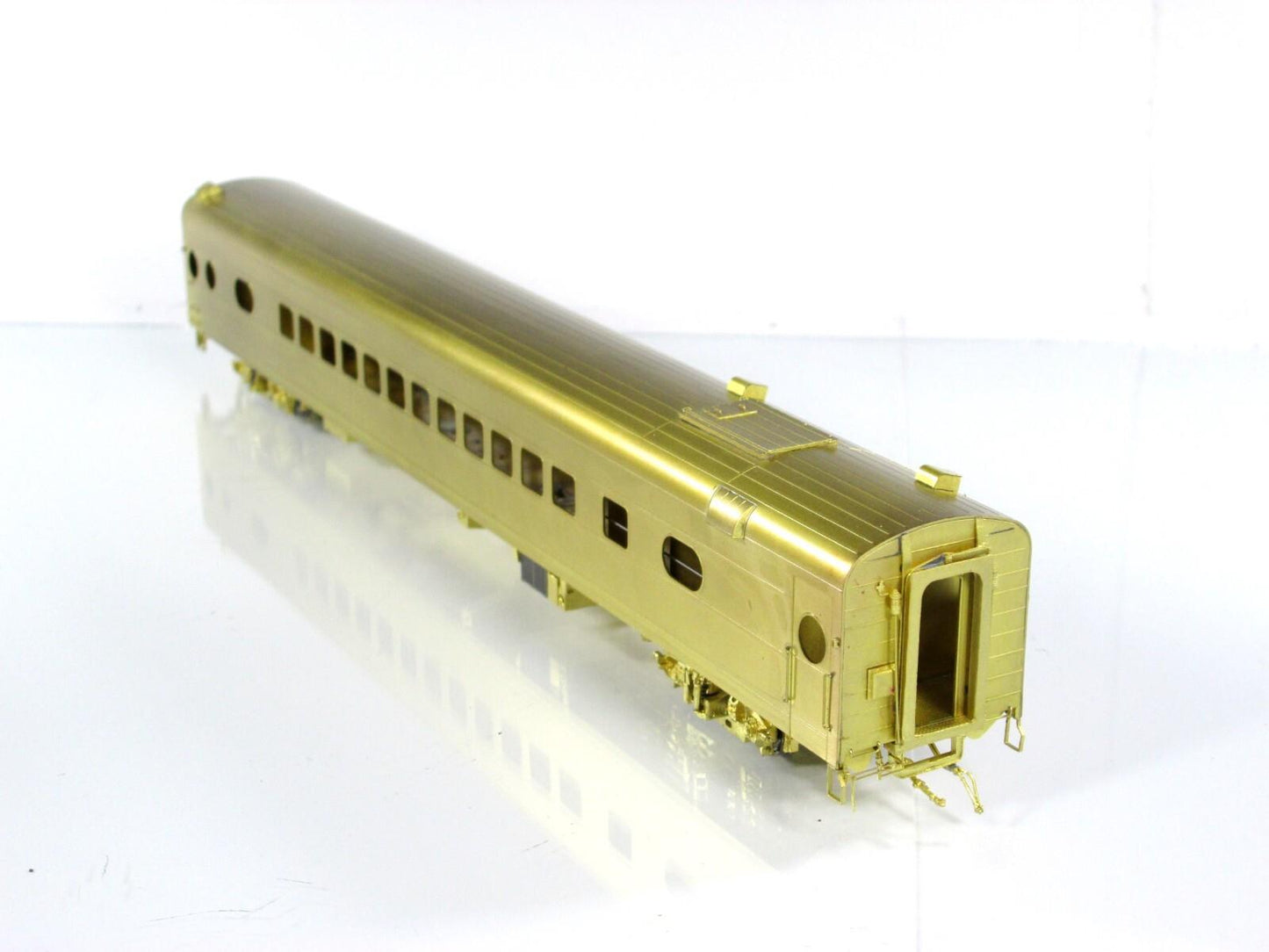 HO Scale BRASS **Milwaukee Road Hiawatha 52-Seat Coach** #535-551 SHOREHAM SHOPS