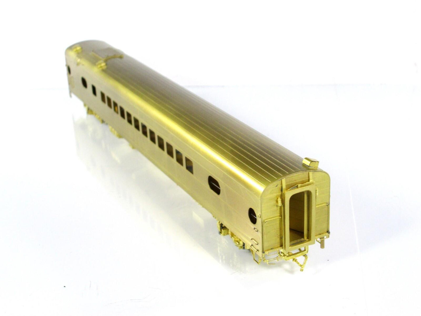 HO Scale BRASS **Milwaukee Road Hiawatha 52-Seat Coach** #535-551 SHOREHAM SHOPS