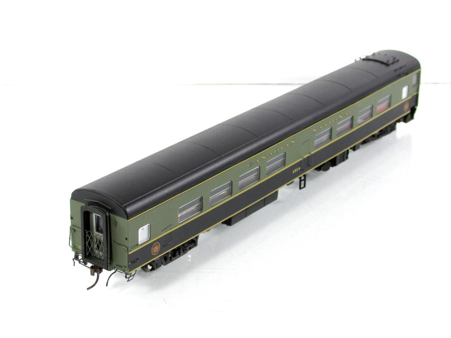 HO Scale ***CANADIAN NATIONAL*** Cafe-Bar-Lounge #2514 -- Rapido 103010, Lighted