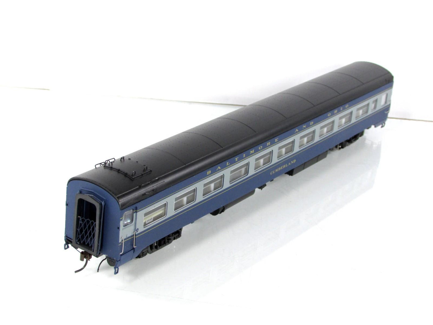 HO Scale ***BALTIMORE OHIO*** *Cumberland* Coach #5501 -- Rapido 100072, Lighted