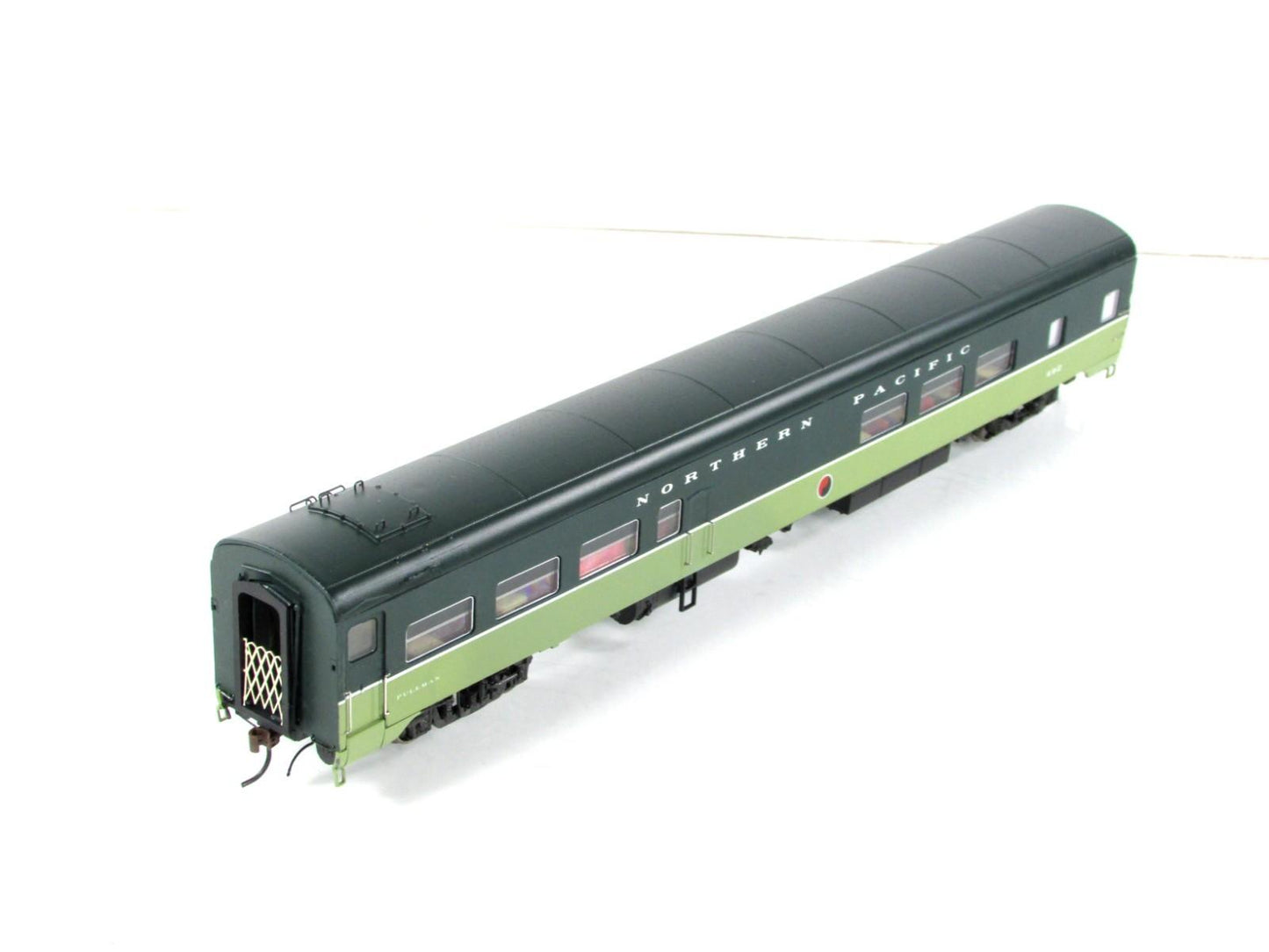 HO Scale **NORTHERN PACIFIC LOEWY* Cafe-Bar-Lounge #492 - Rapido 103043, Lighted