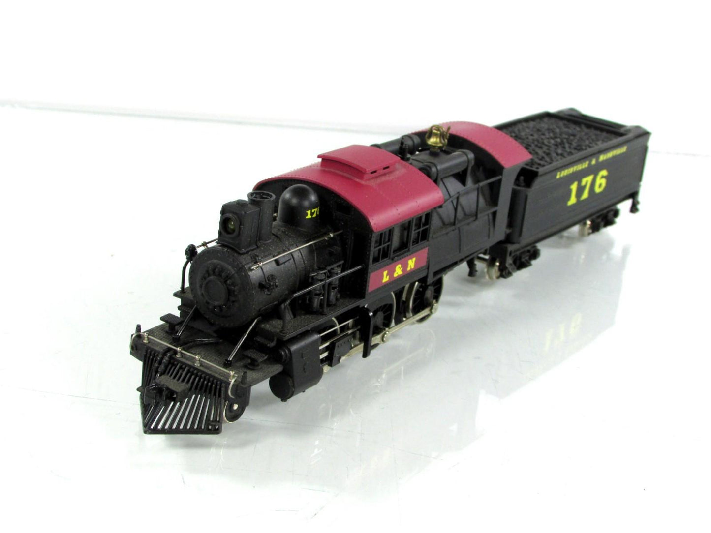 HO Scale **LOUISVILLE NASHVILLE** 2-6-0 MOTHER HUBBARD #176 - IHC Premiere 23172