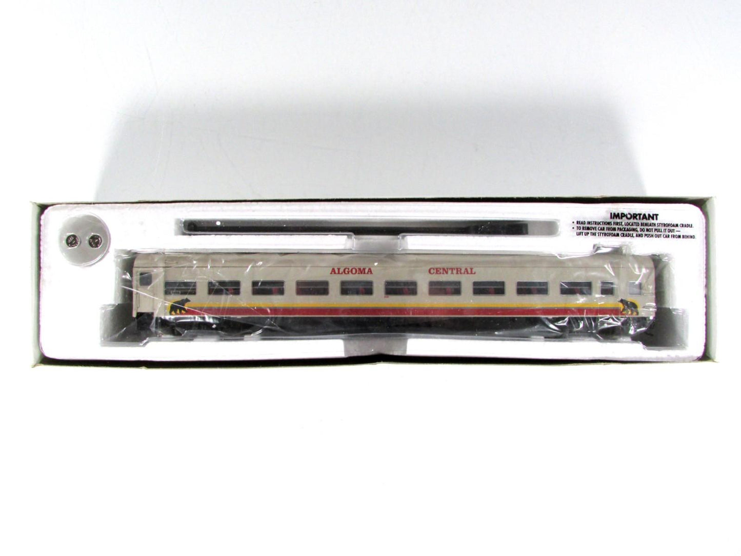 HO Scale ***ALGOMA CENTRAL*** Lightweight Coach #5474 - Rapido 100187, Lighted
