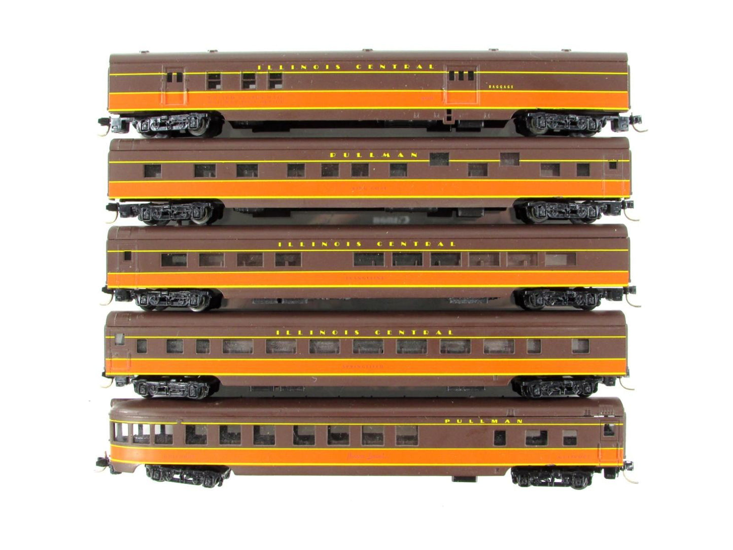 N Scale **ILLINOIS CENTRAL**  Passenger 5-Car Set - Con-Cor 004024, MTL Couplers