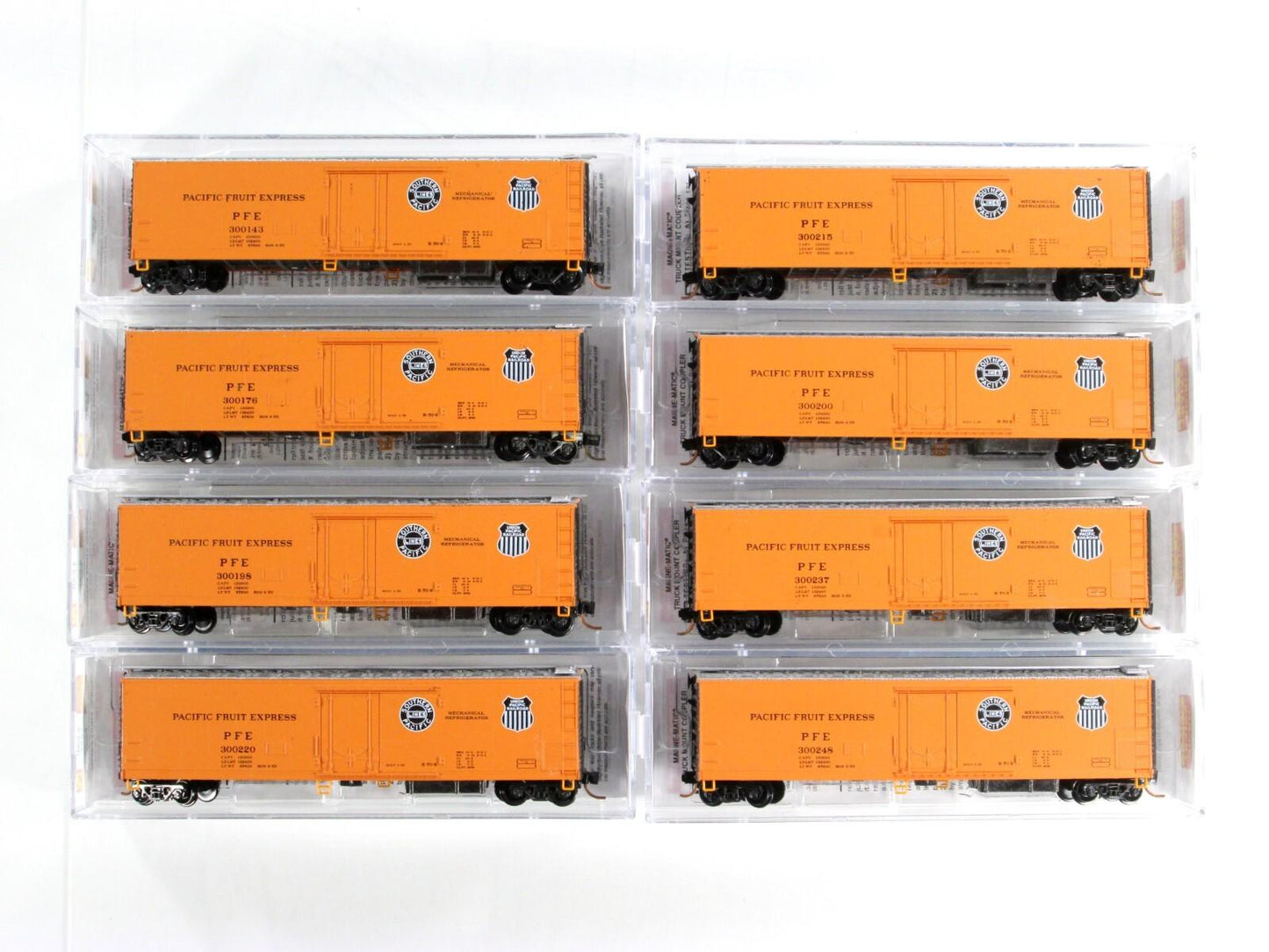 N Scale ***PACIFIC FRUIT EXPRESS*** Reefer 8-Pack - Micro Trains 99300811 **RARE