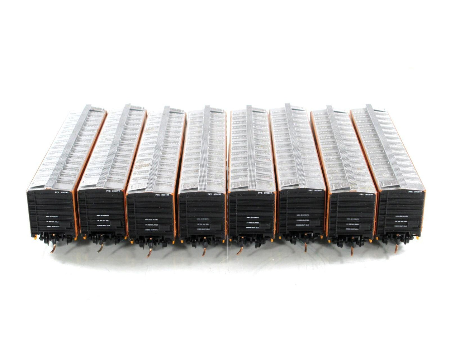 N Scale ***PACIFIC FRUIT EXPRESS*** Reefer 8-Pack - Micro Trains 99300811 **RARE