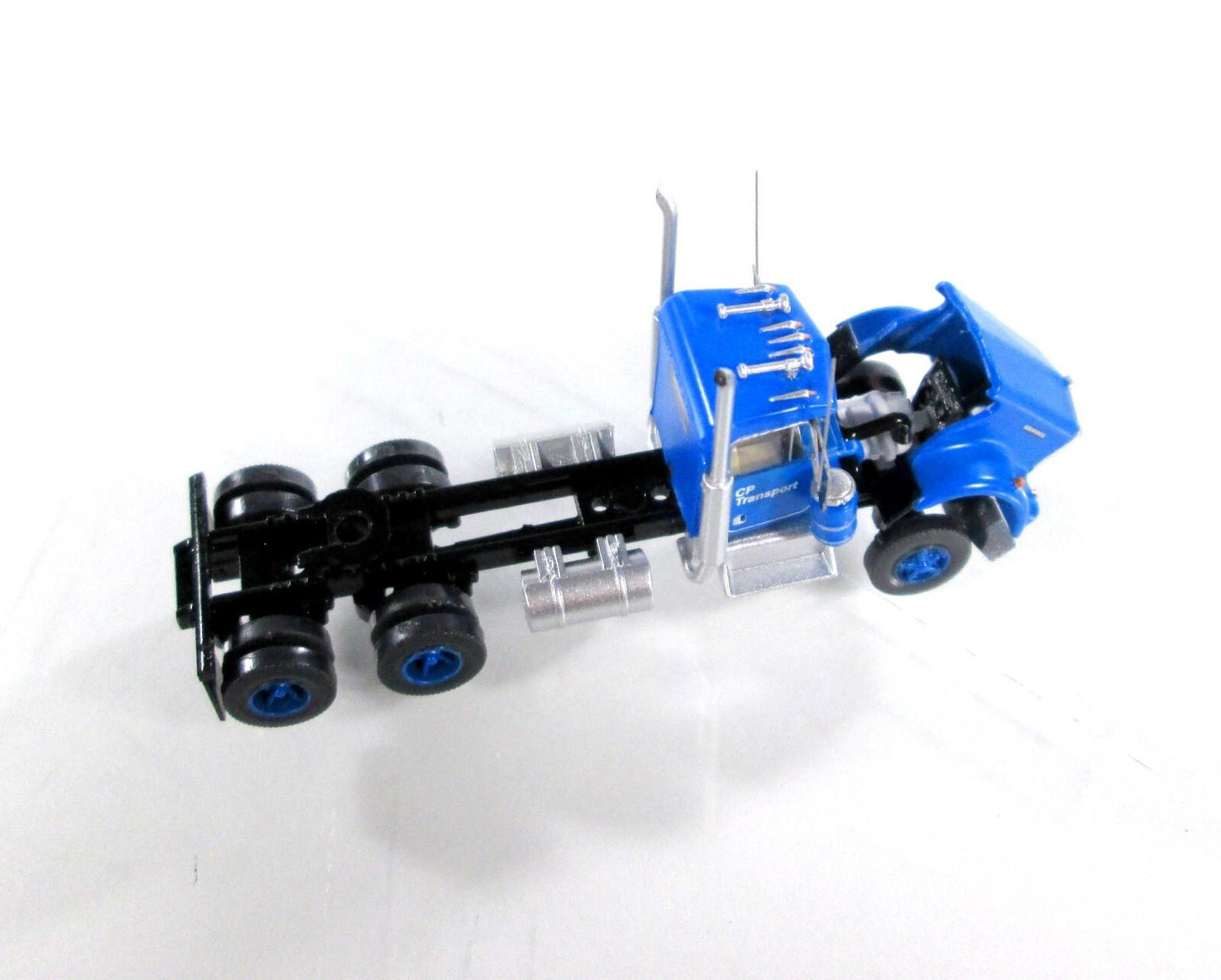 N Scale KENWORTH ***CP TRANSPORT*** W900 Tractor, 40' Trailer -- Trainworx 59073