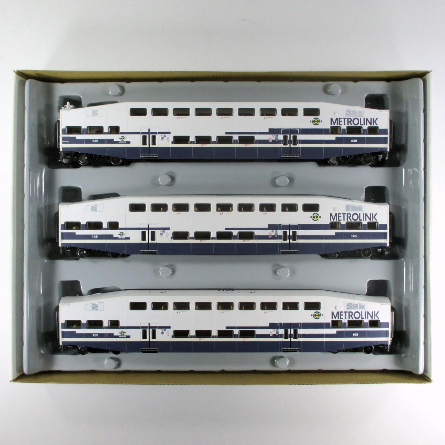 HO Scale ***METROLINK** 10th Anniversary Set, Cars #630, 109, 145 - Athearn 2580