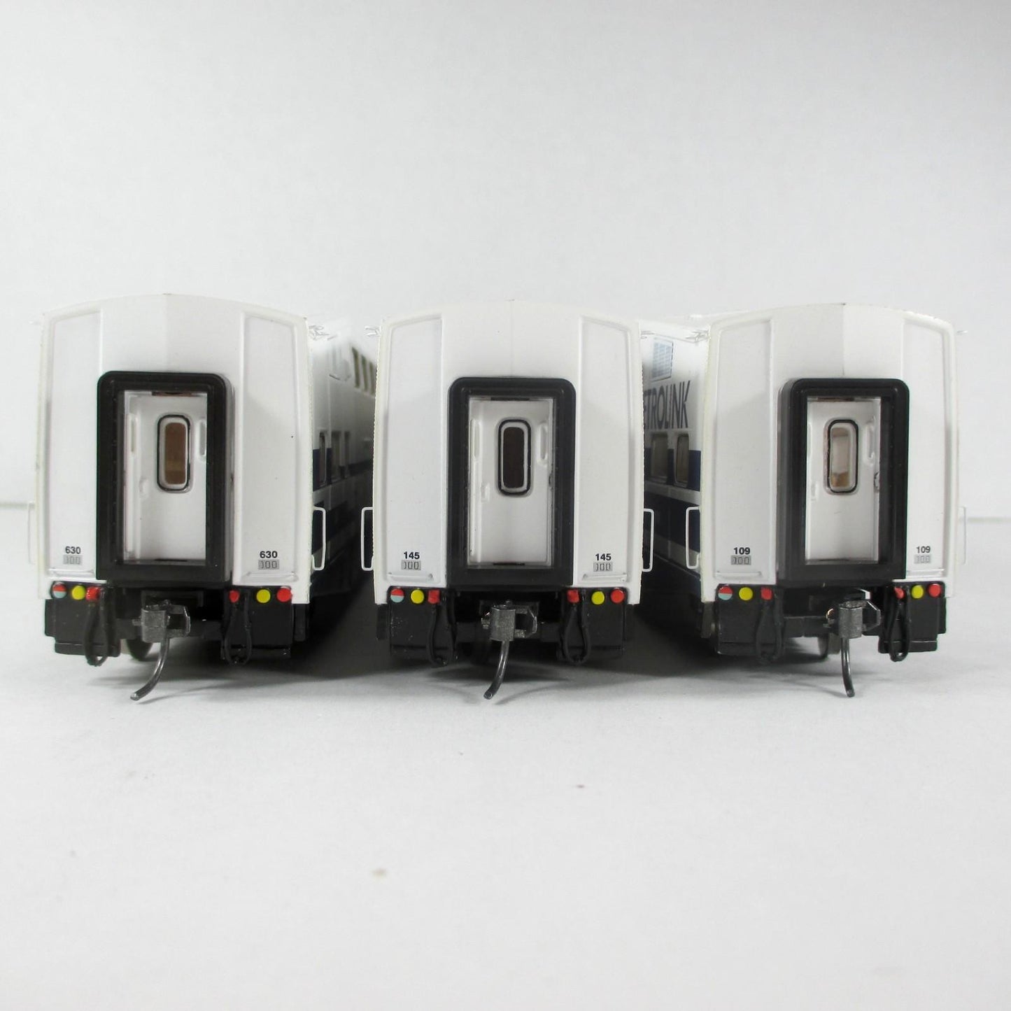 HO Scale ***METROLINK** 10th Anniversary Set, Cars #630, 109, 145 - Athearn 2580