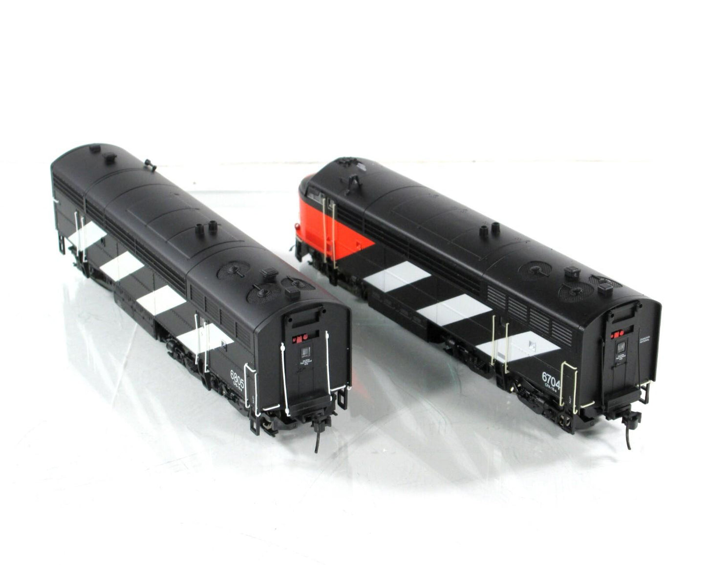 HO Scale *CANADIAN NATIONAL* C-Liner AB #6704,6805 - True Line Trains, DCC Sound