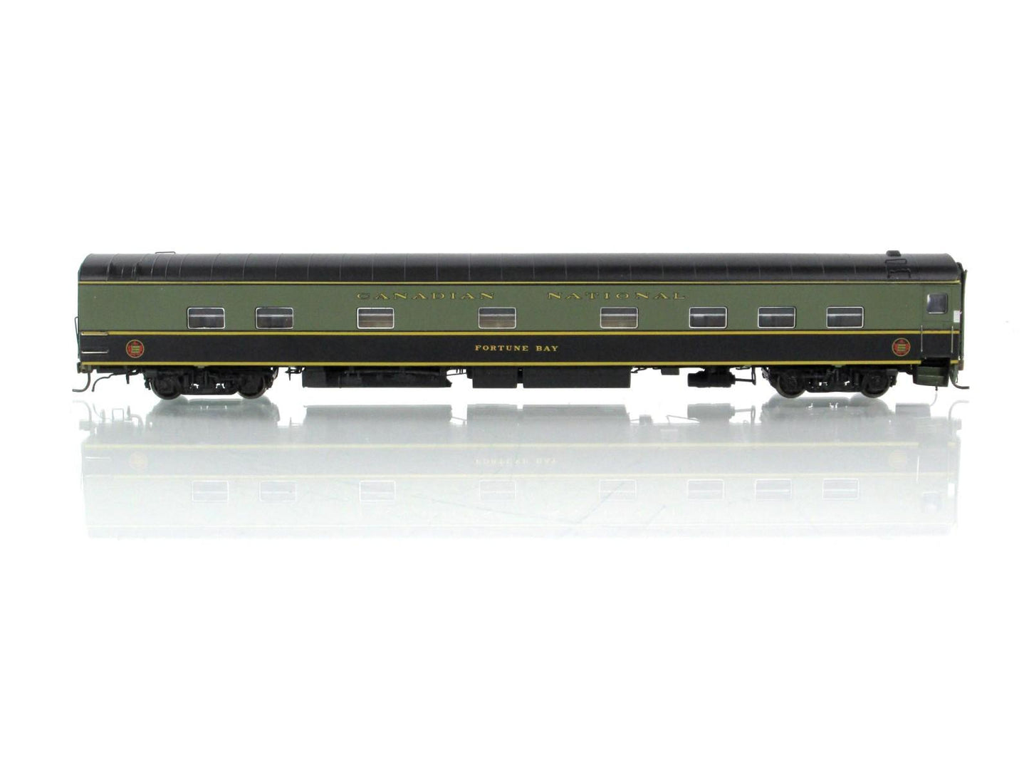 HO Scale *CANADIAN NATIONAL* Sleeper *Fortune Bay* 2027 - Rapido 104012, Lighted