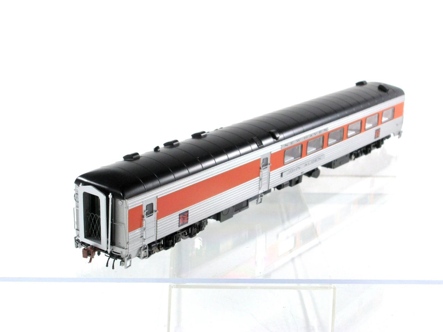 HO Scale ***NEW HAVEN*** Dining Car *JOHN ALDEN* -- Rapido 132016, Lighted *RARE