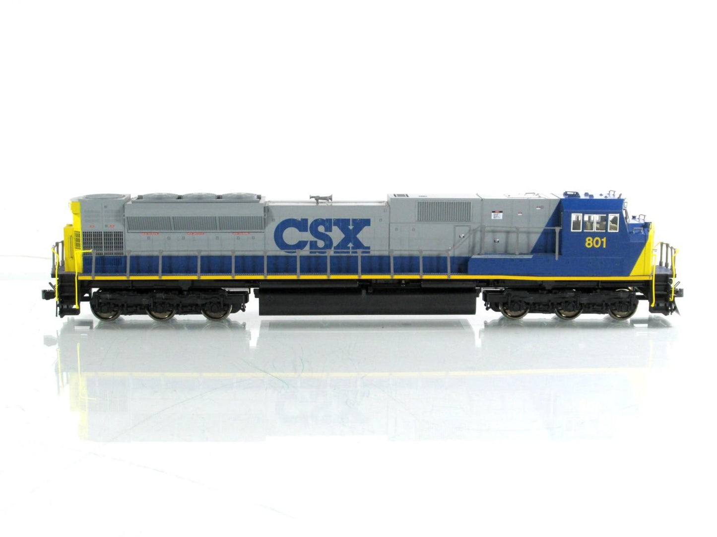 HO Scale ***CSX*** SD80MAC Diesel Locomotive # 801 --- Kato 37-6344, DCC Ready