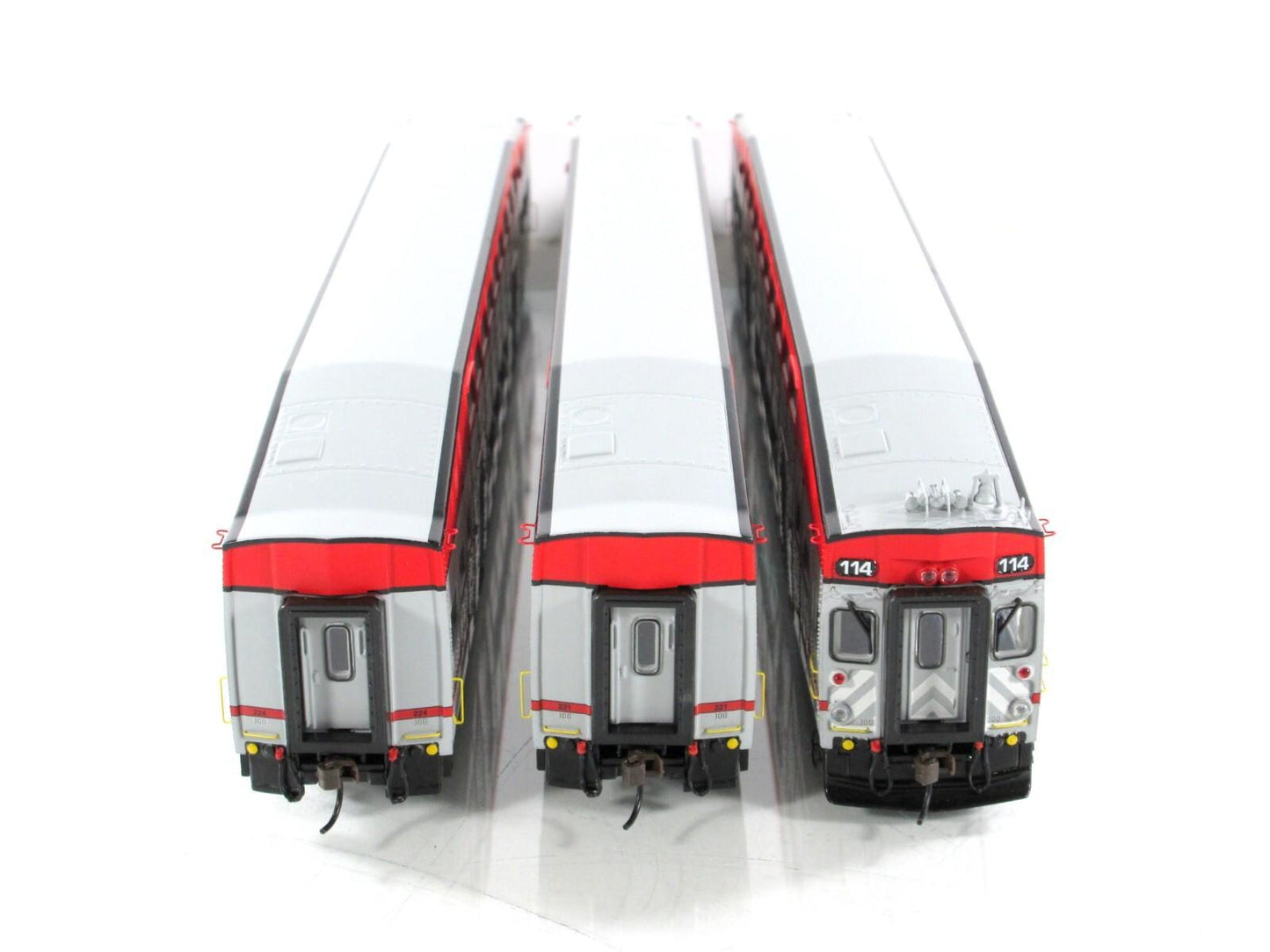 HO Scale ***CALTRAIN*** Bombardier Passenger Set #114, 221, 224 -- Athearn 2588