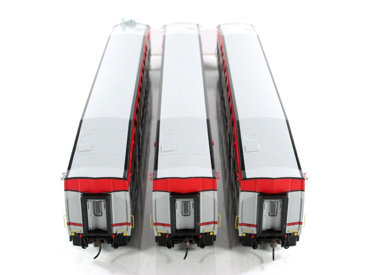 HO Scale ***CALTRAIN*** Bombardier Passenger Set #114, 221, 224 -- Athearn 2588