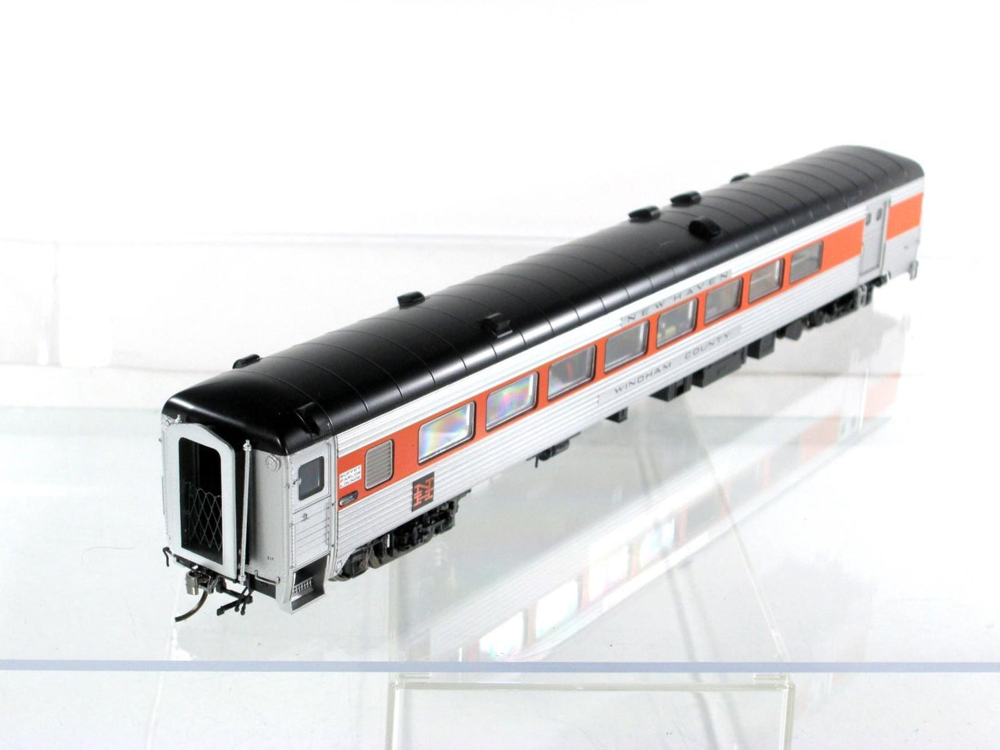 HO Scale ***NEW HAVEN*** WINDHAM County Car ----- Rapido 134017, Lighted **RARE*