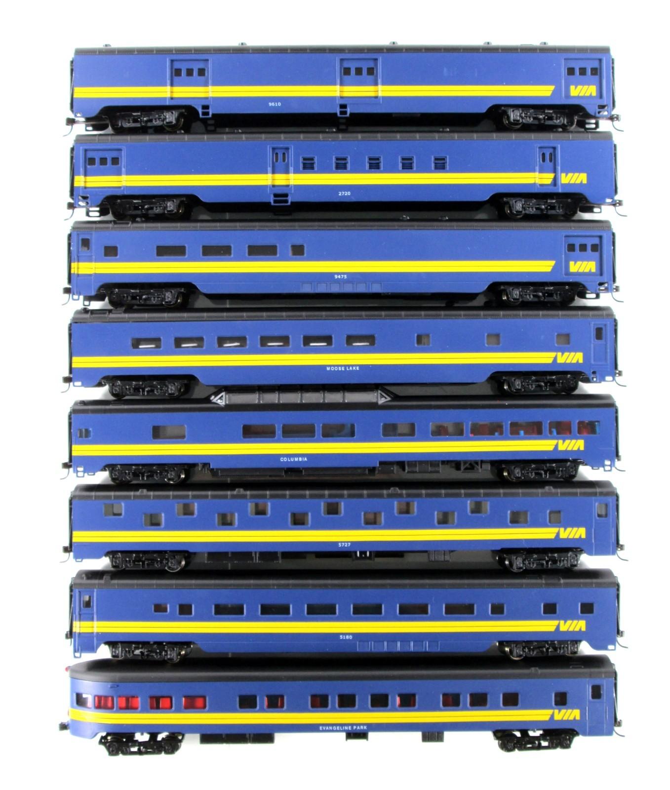 HO Scale ***VIA RAIL*** Passenger 8-Set - IHC 48288, Knuckle Couplers, Interiors