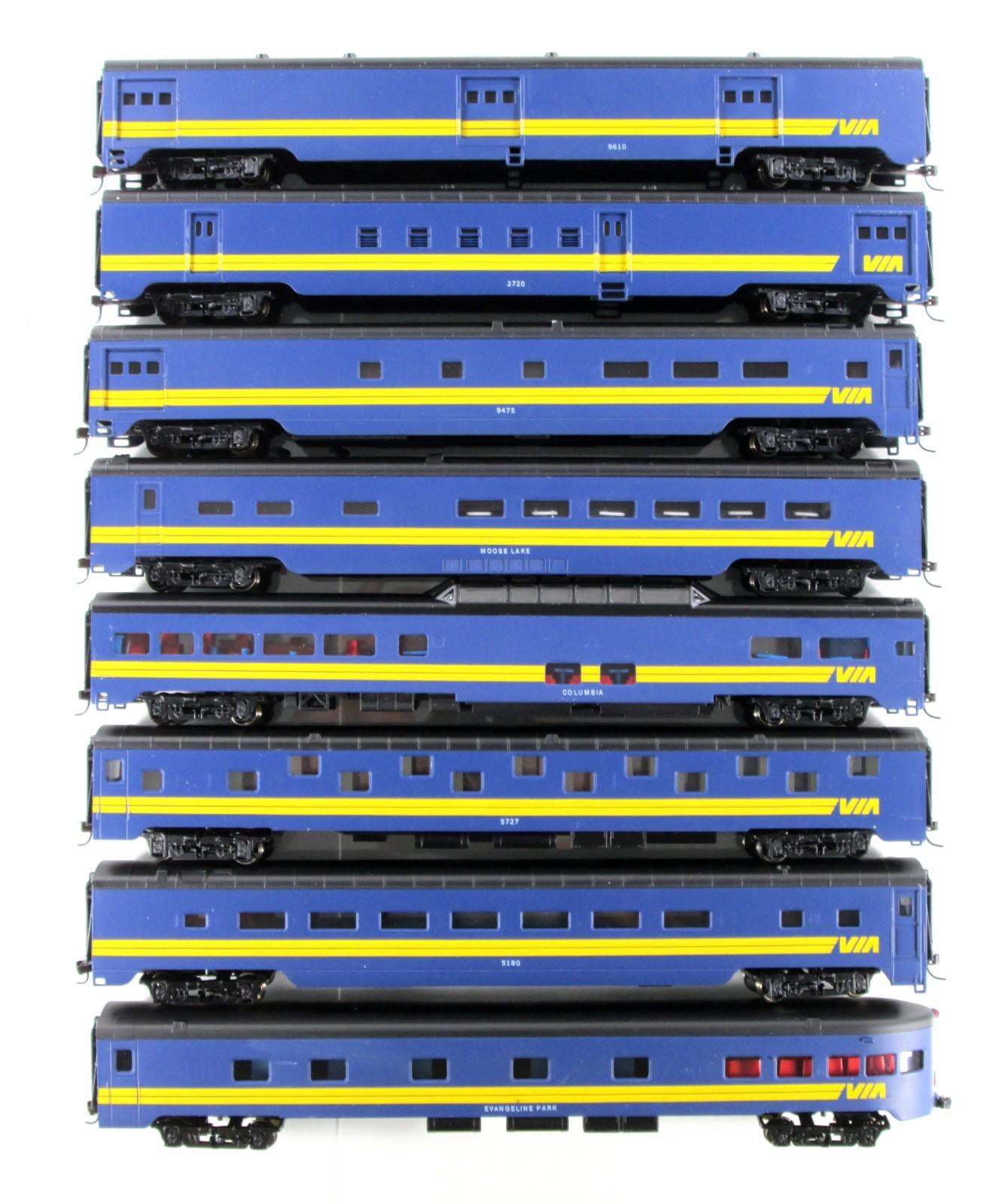 HO Scale ***VIA RAIL*** Passenger 8-Set - IHC 48288, Knuckle Couplers, Interiors