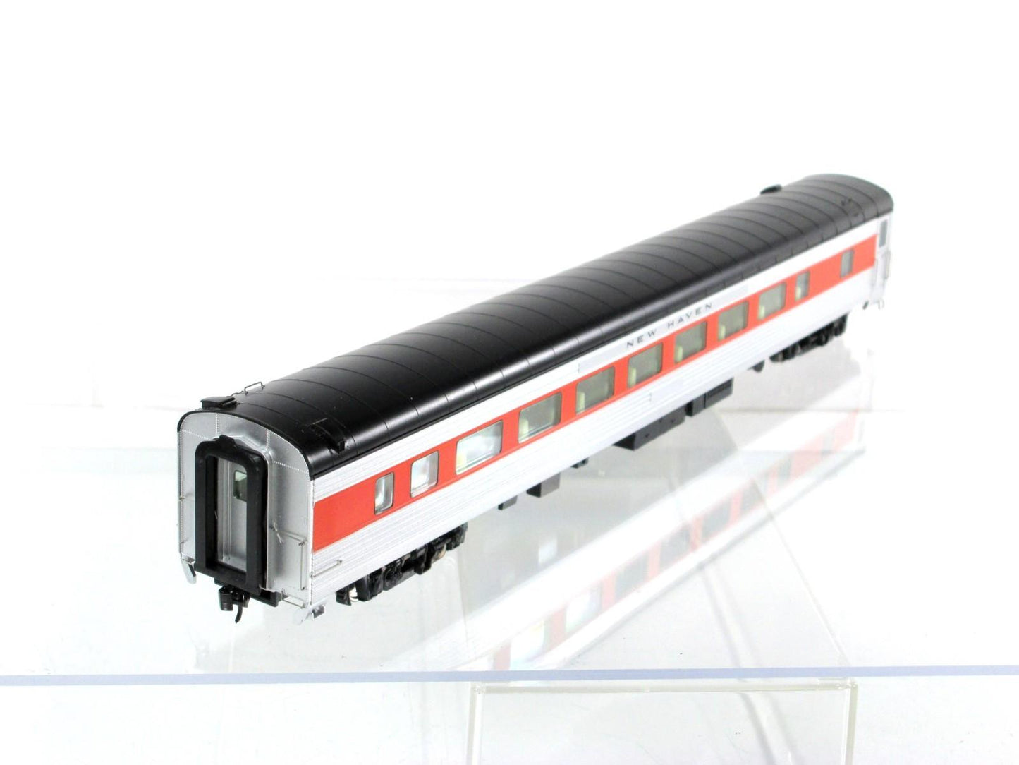 HO Scale **NEW HAVEN** Pullman-Standard 64-Seat Coach - Walthers 932-15003 *RARE