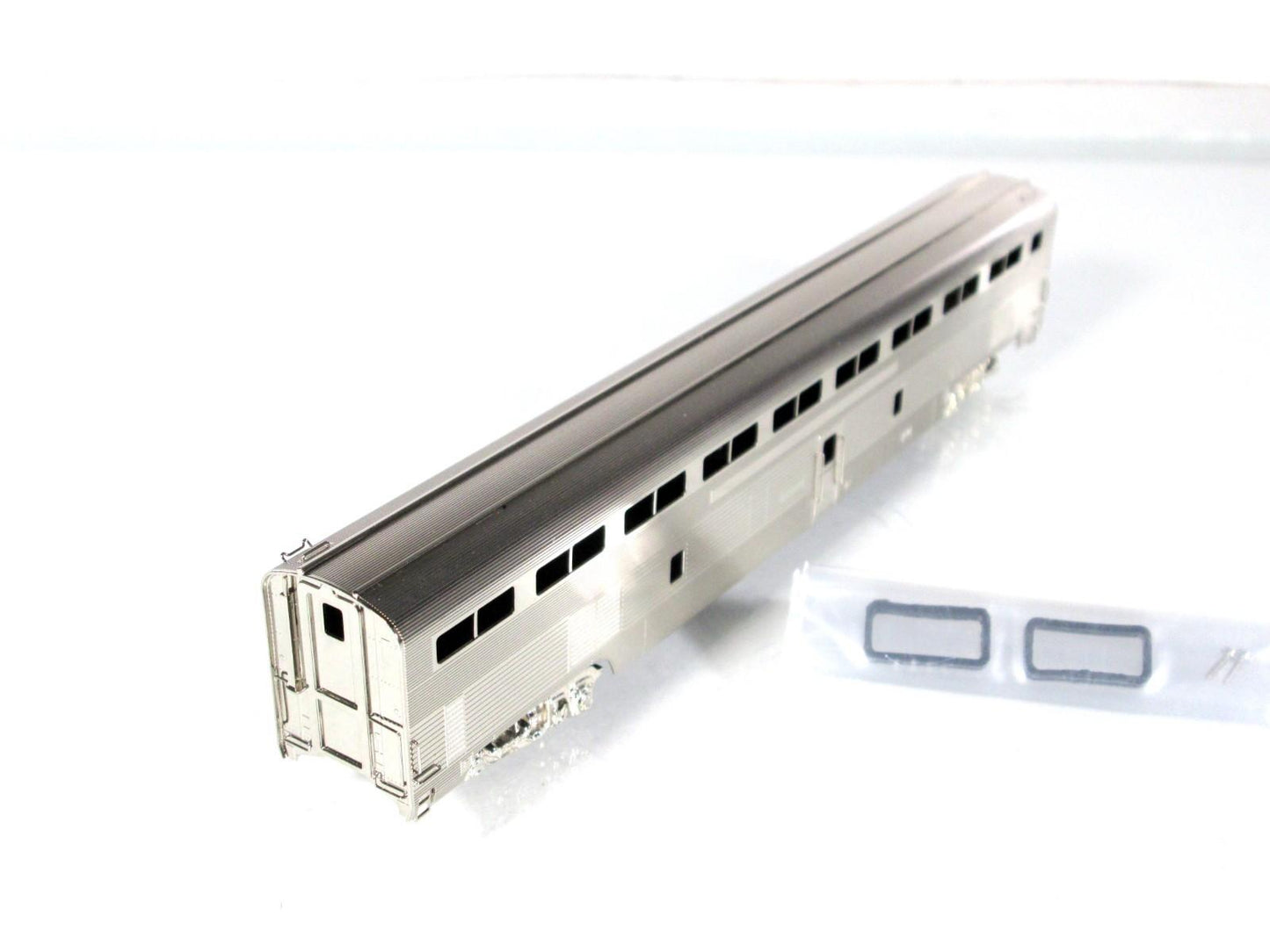 N Scale BRASS ***SANTA FE*** High Level Chair Car, 700 Series -- HALLMARK