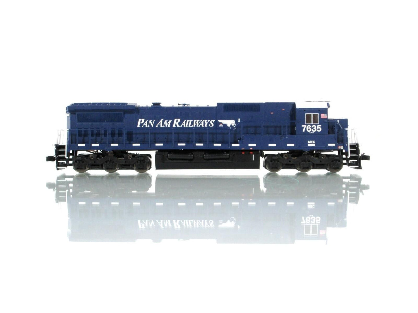 N Scale ***PAN AM*** DASH 8-40C Locomotive, MEC #7635 - Atlas 40004192, with DCC