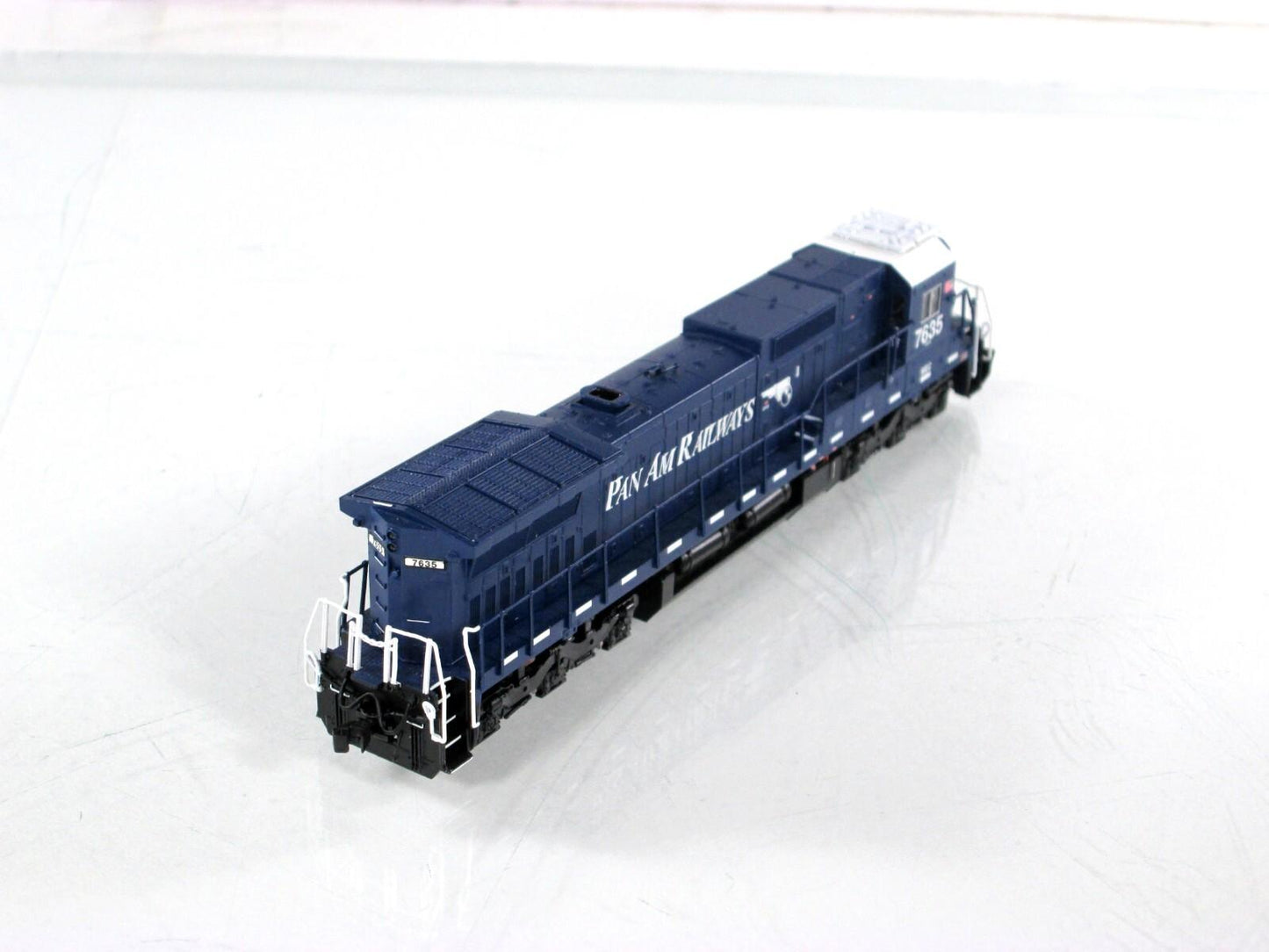 N Scale ***PAN AM*** DASH 8-40C Locomotive, MEC #7635 - Atlas 40004192, with DCC