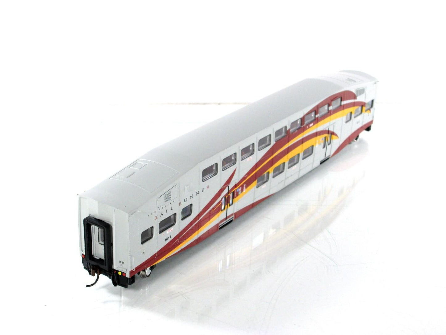 HO Scale ***NEW MEXICO RAIL RUNNER*** Bombardier Coach #1011 -- Athearn ATH25737