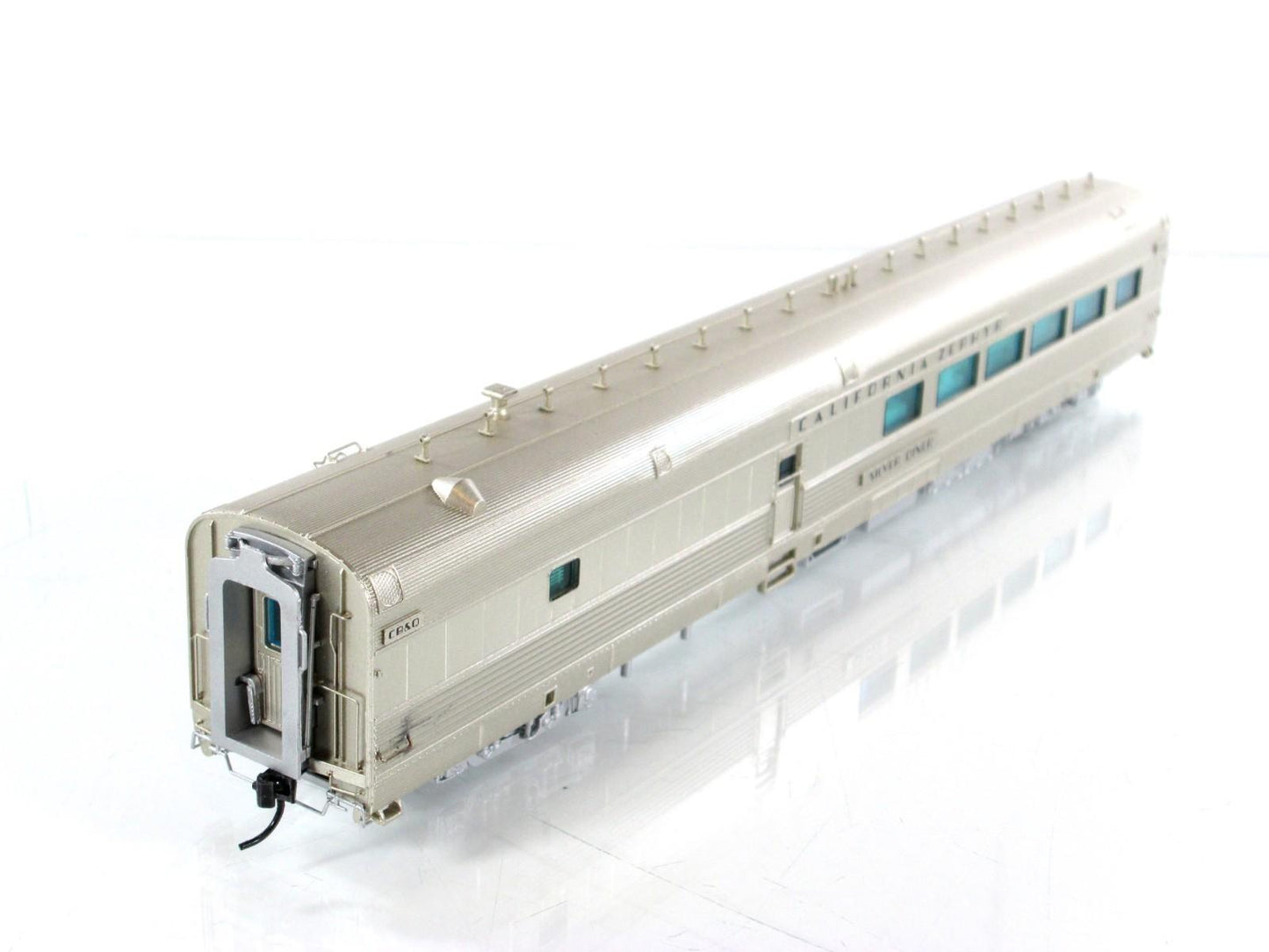 HO Scale ***CB&Q CA ZEPHYR** SILVER DINER Dining Car 194 - Broadway 506, Lighted