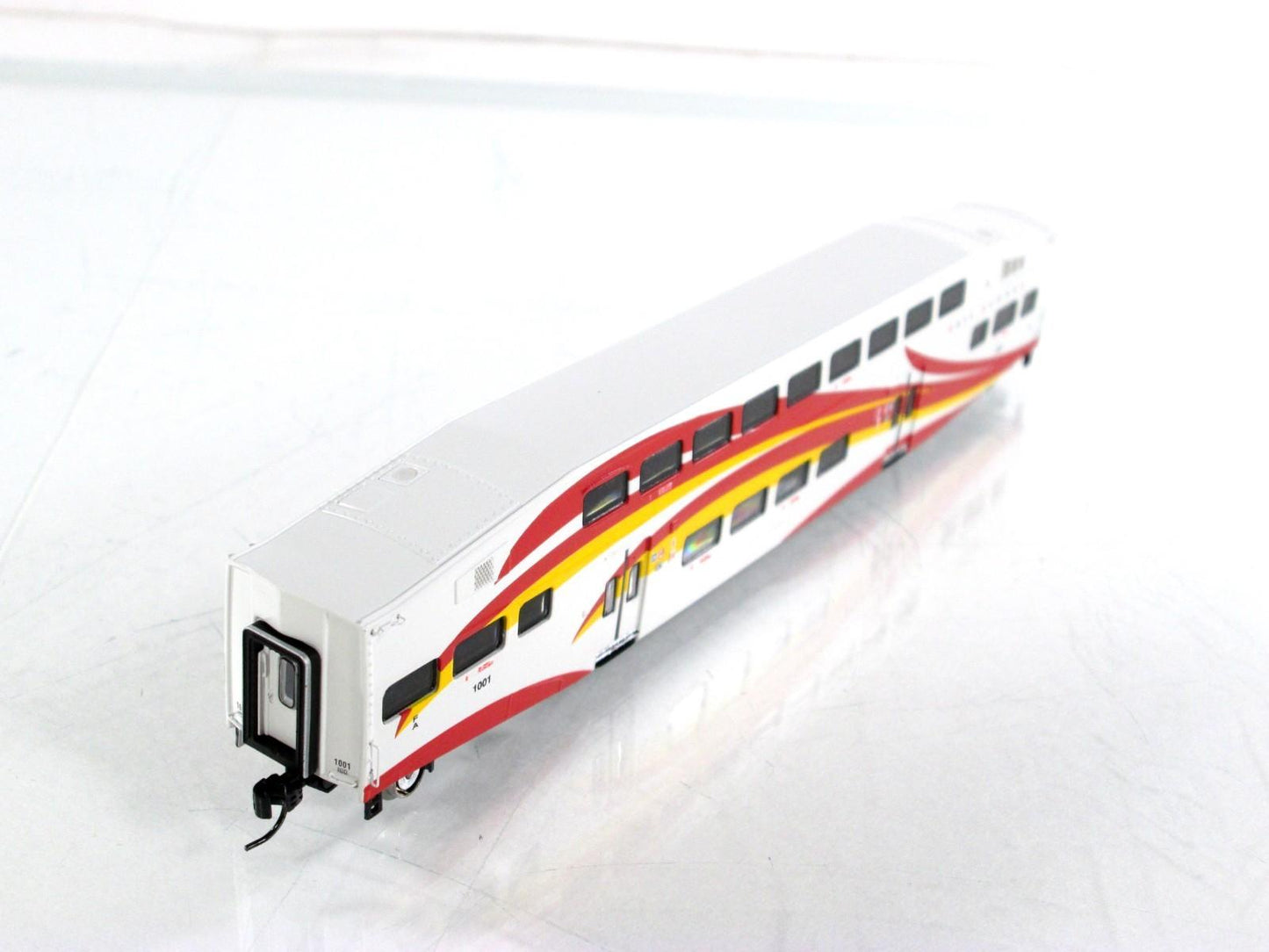 N Scale ***NEW MEXICO RAIL RUNNER*** Bombardier Coach Car #1001 -- Athearn 28592