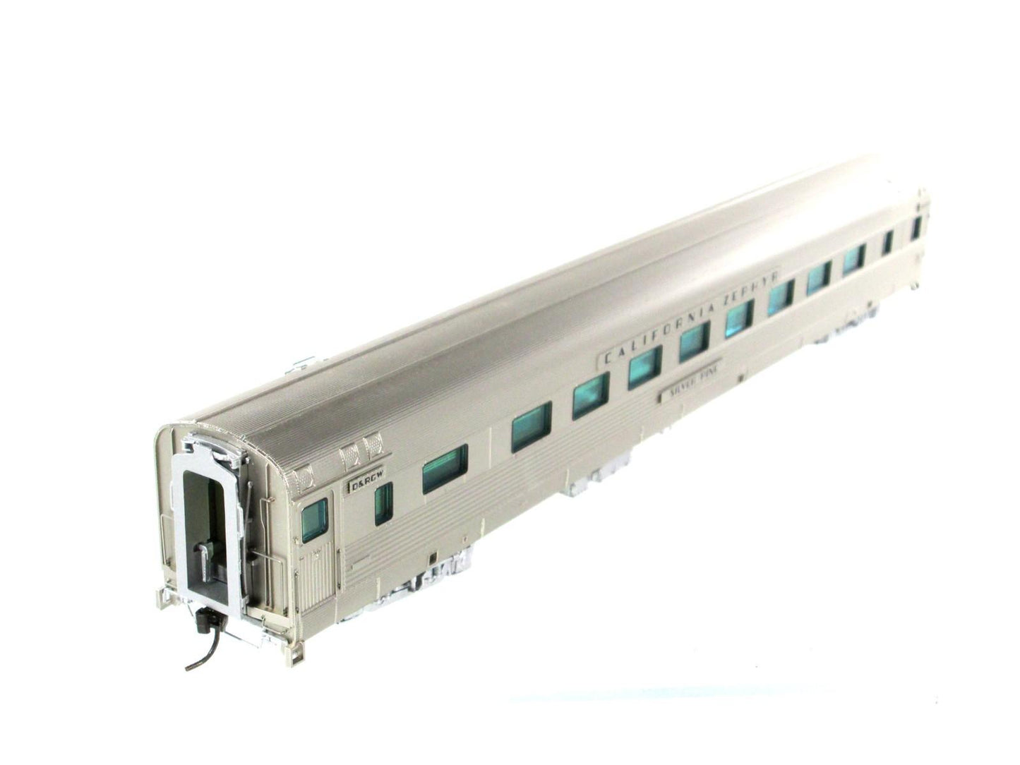 HO Scale ***DRGW CA ZEPHYR*** SILVER PINE Coach #1121 --- Broadway 1557, Lighted