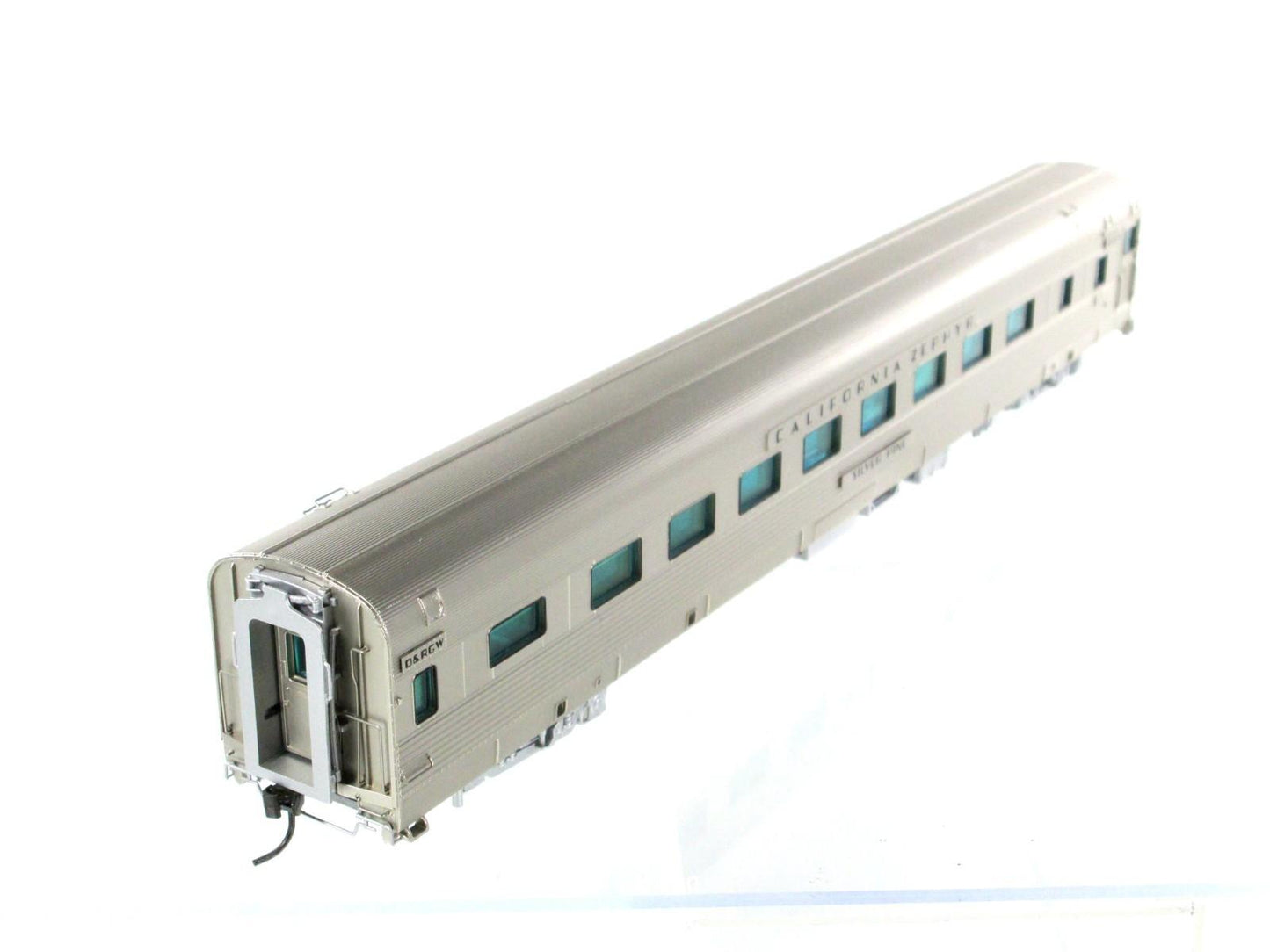 HO Scale ***DRGW CA ZEPHYR*** SILVER PINE Coach #1121 --- Broadway 1557, Lighted