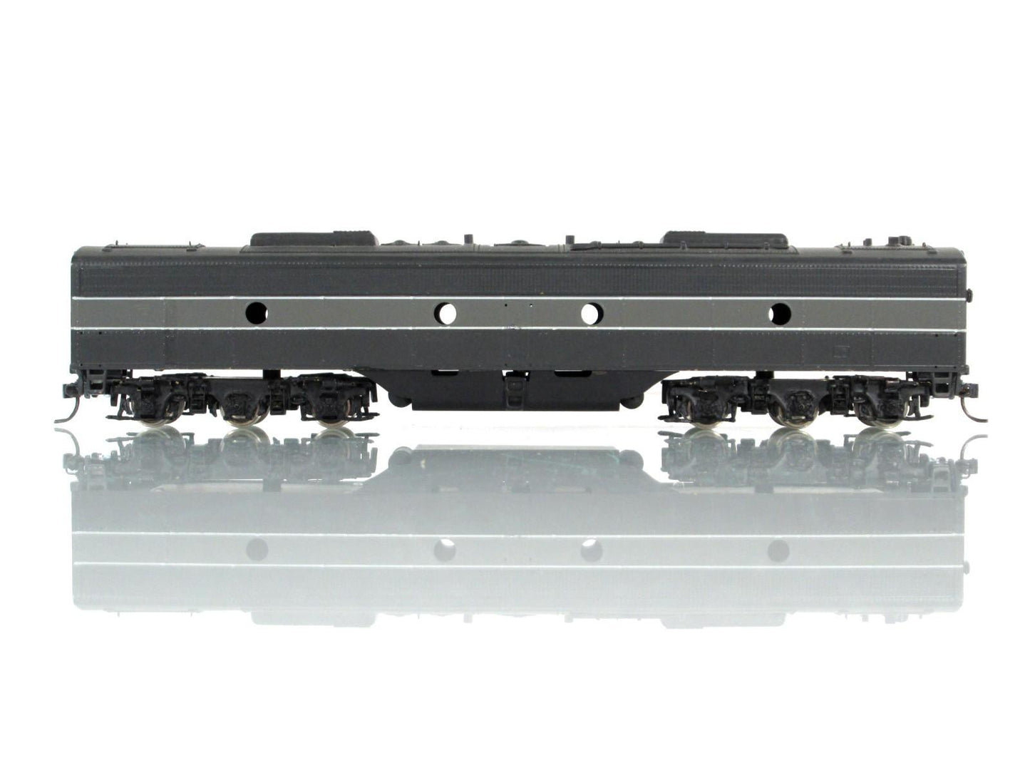 HO Scale Brass ***NEW YORK CENTRAL*** E8 B-Unit Dummy - Balboa, Knuckle Couplers