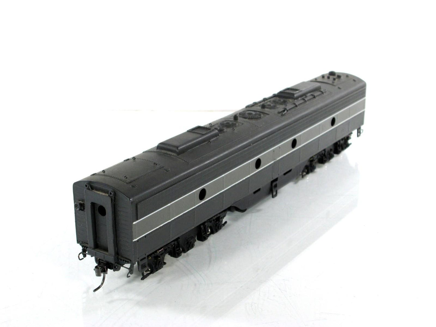 HO Scale Brass ***NEW YORK CENTRAL*** E8 B-Unit Dummy - Balboa, Knuckle Couplers