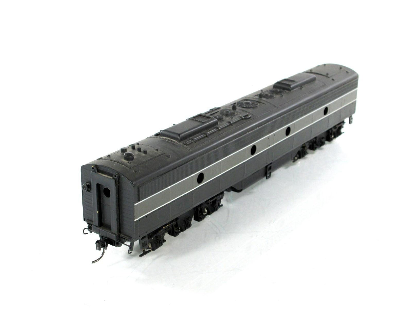 HO Scale Brass ***NEW YORK CENTRAL*** E8 B-Unit Dummy - Balboa, Knuckle Couplers