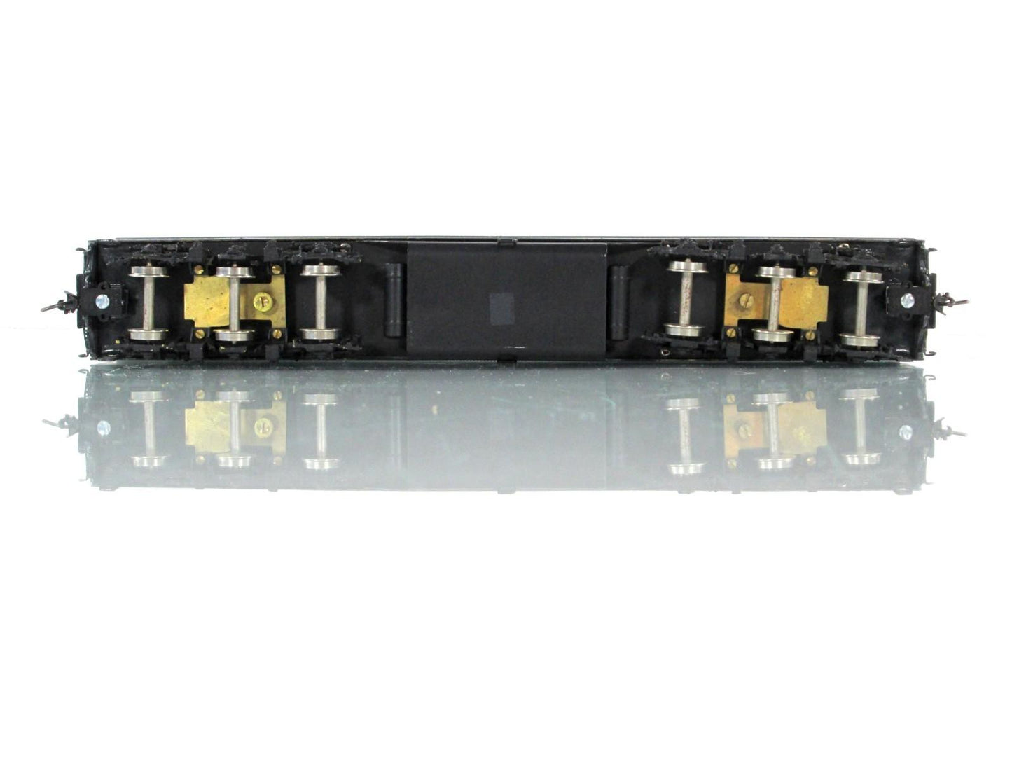 HO Scale Brass ***NEW YORK CENTRAL*** E8 B-Unit Dummy - Balboa, Knuckle Couplers