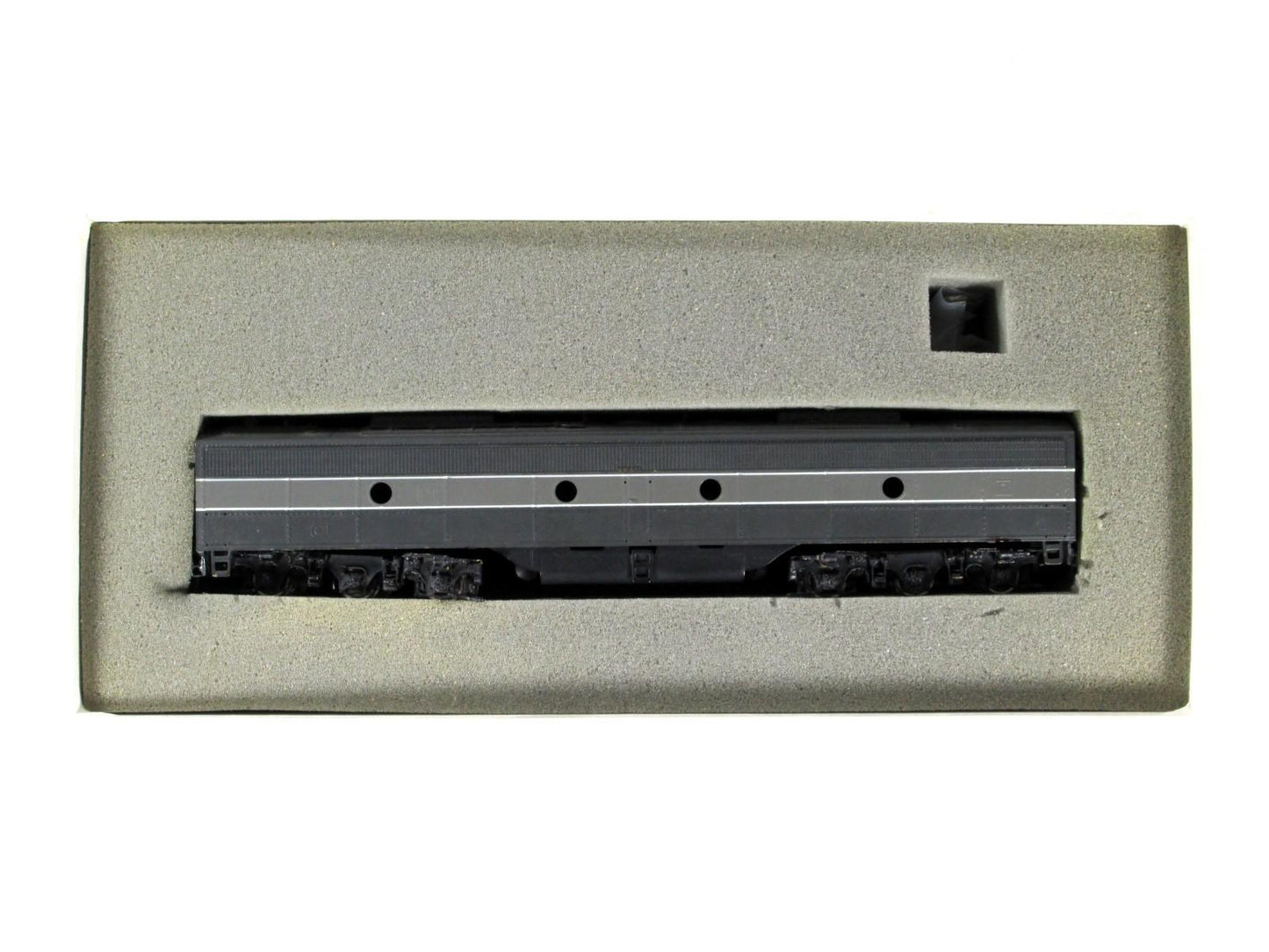 HO Scale Brass ***NEW YORK CENTRAL*** E8 B-Unit Dummy - Balboa, Knuckle Couplers
