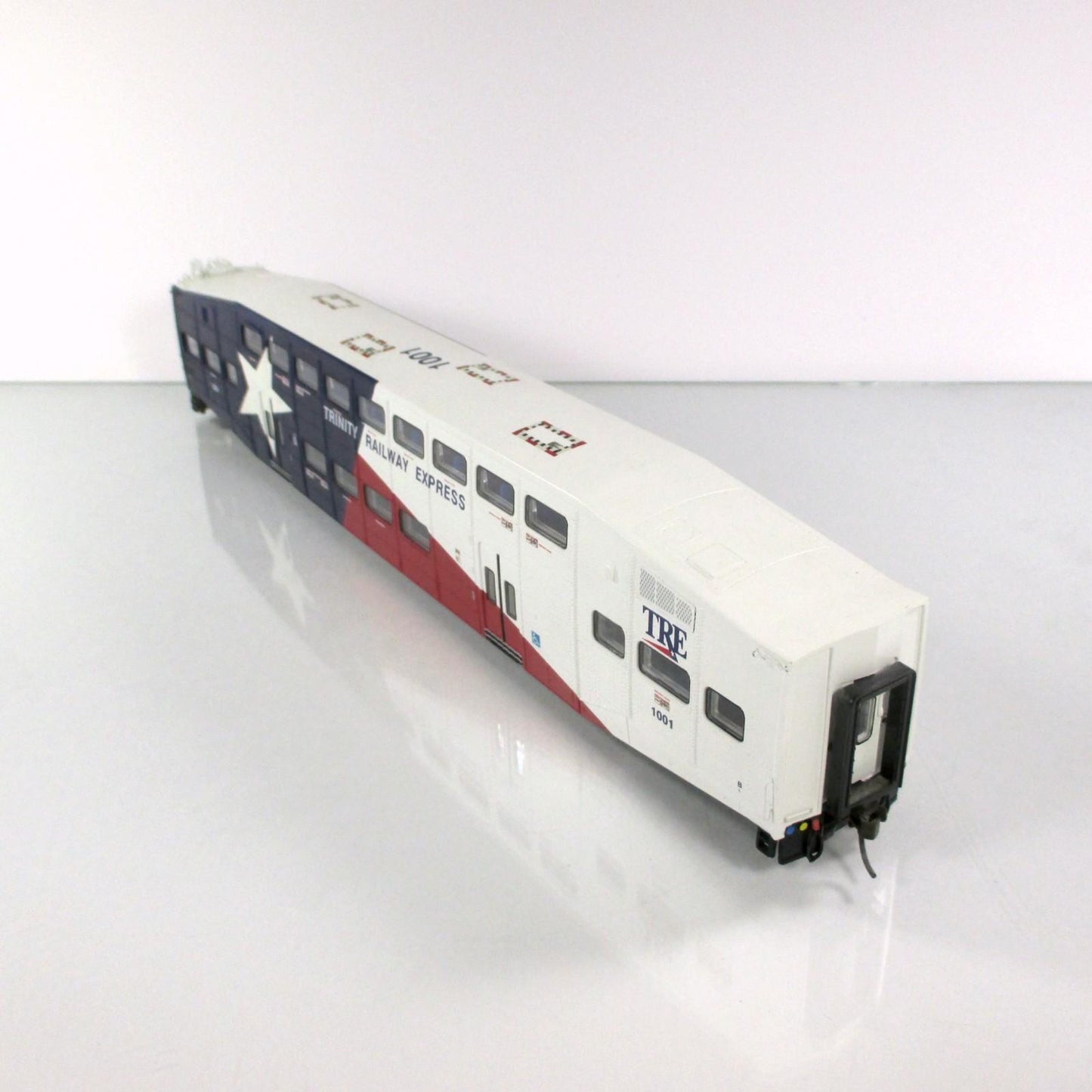 HO Scale **TRINITY RAILWAY EXPRESS** Bombardier Control Car #1001 - Athearn 2586