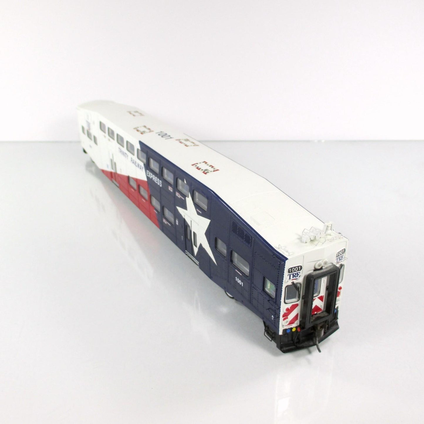 HO Scale **TRINITY RAILWAY EXPRESS** Bombardier Control Car #1001 - Athearn 2586