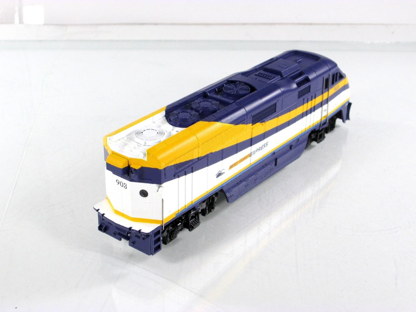 HO Scale ***WEST COAST EXPRESS*** F59PHI Locomotive, WCE 903 ------ Athearn 2614