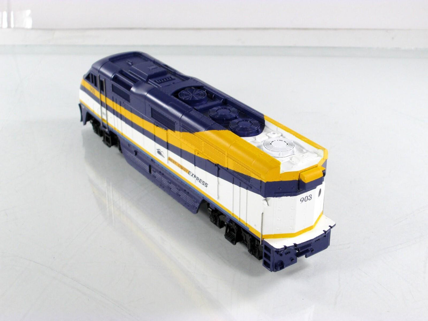 HO Scale ***WEST COAST EXPRESS*** F59PHI Locomotive, WCE 903 ------ Athearn 2614