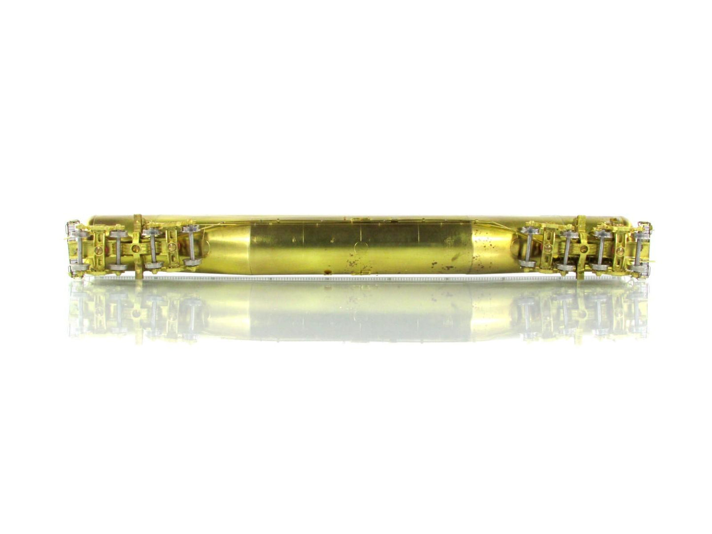 HO Scale BRASS ***UTLX  91'-7"  JUMBO TANK CAR*** #83699 -- Overland 1352 / Ajin