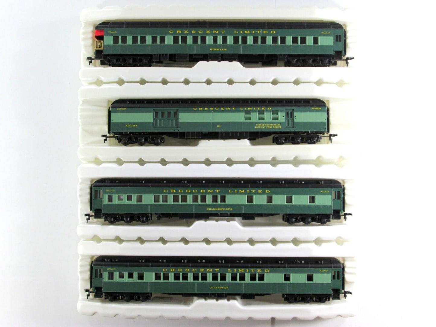 HO Scale ***SOUTHERN CRESCENT LIMITED*** Passenger Car 8-Pack Set ---- IHC 49638